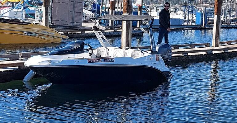 Okanagan Unique Boat Rental Experience
