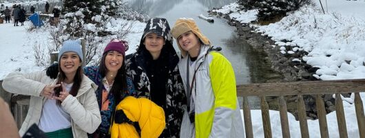Early Morning Direct Bus Service to Moraine Lake and Lake Louise 