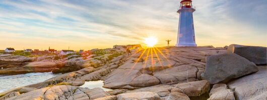 Peggy's Cove Sunset + Halifax Dinner Small Group Night Tour