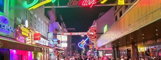 Reeperbahn Tour and Dinner Voucher St. Pauli for Connoisseurs