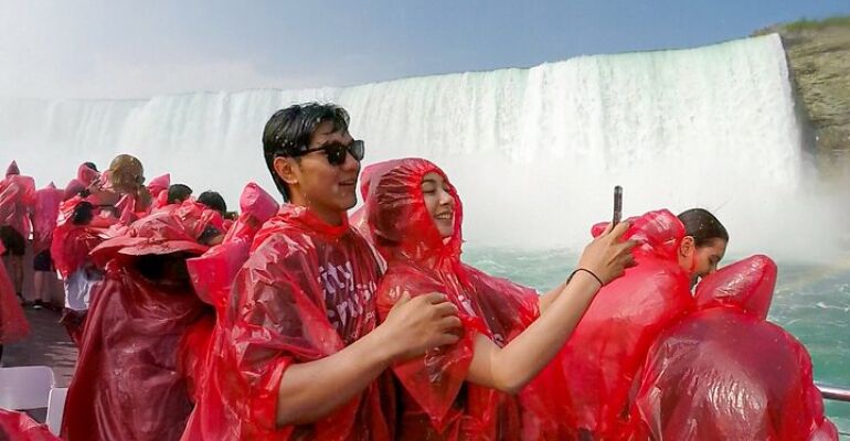 Niagara Falls Scenic Railway and Cruise Experience