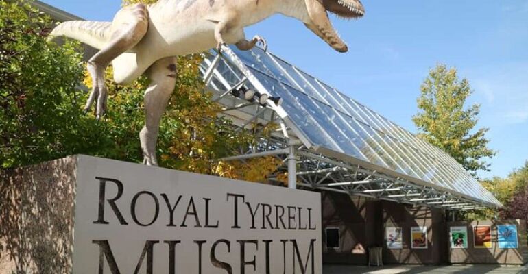 Drumheller Badlands Dinosaur Museum and Tour