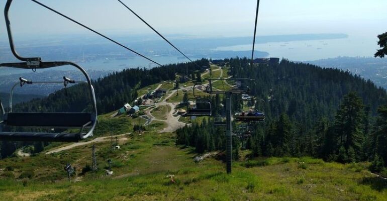 Vancouver Grouse Mountain and Capilano Adventure