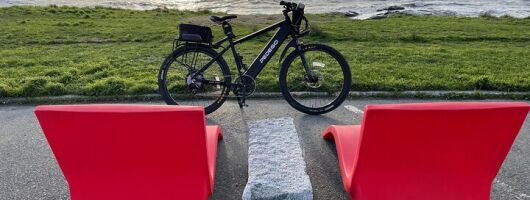  Victoria BC - Coast & Castle Tour by E-Bike