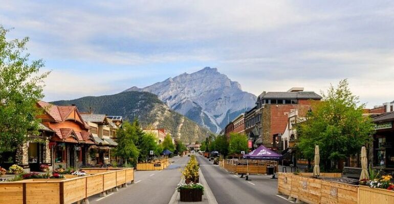 Calgary to Banff Private Experience Tour