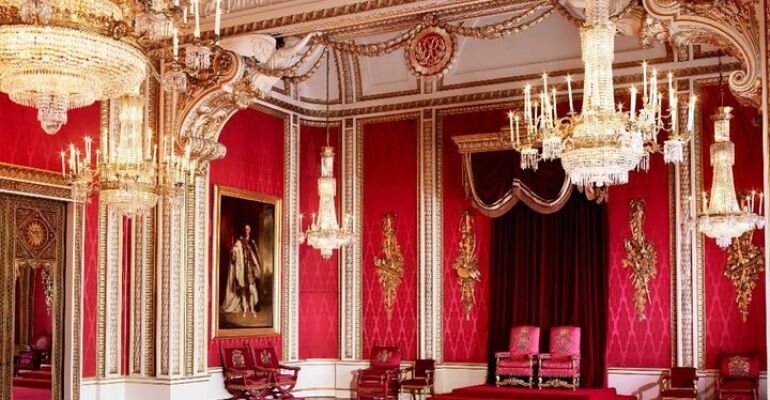 London Open-Top Bus and Buckingham Palace