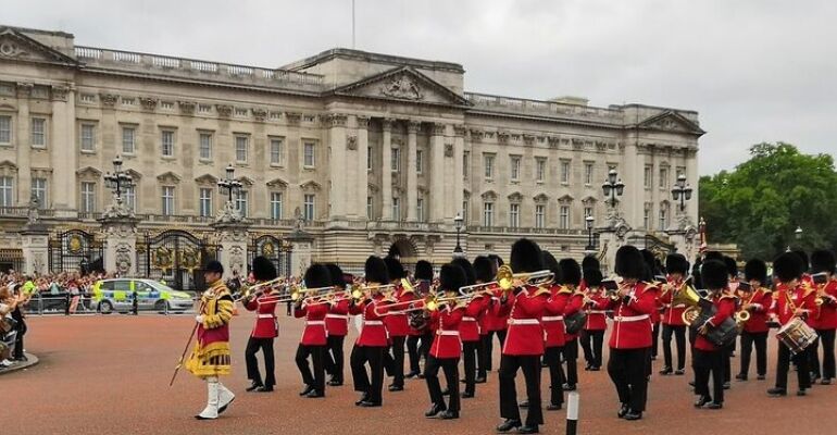 London Buckingham Palace and Guard Ceremony