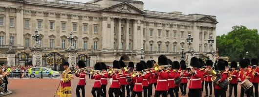 Buckingham Palace tickets and Semi Private Change of the Guard
