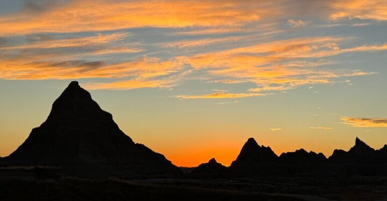 Badlands Sunset and Stargazing Tour Experience