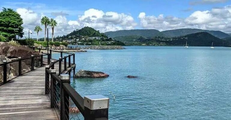 Mackay Whitsundays Adventure Tour with Lunch