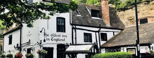 Nottingham Private Historic Pub Tour with Drinks