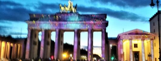 Festival of Light Berlin Rickshaw Tour start Brandenburger tor
