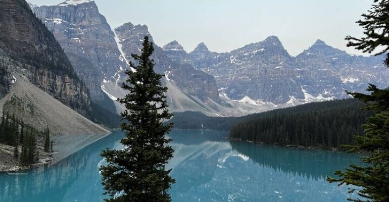 Banff Moraine Lake and Lake Louise Tour