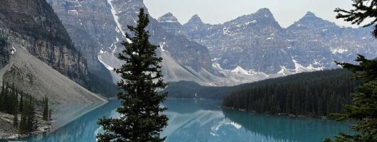 Moraine Lake and Lake Louise Day Tour