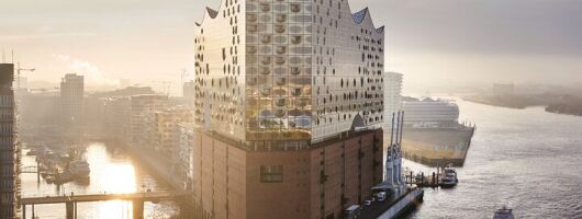 Premium Elphi Plaza guided tour with French bread and coffee