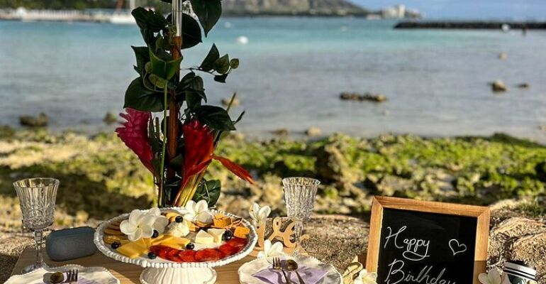 Hawaii Luxury Beach Picnic Experience