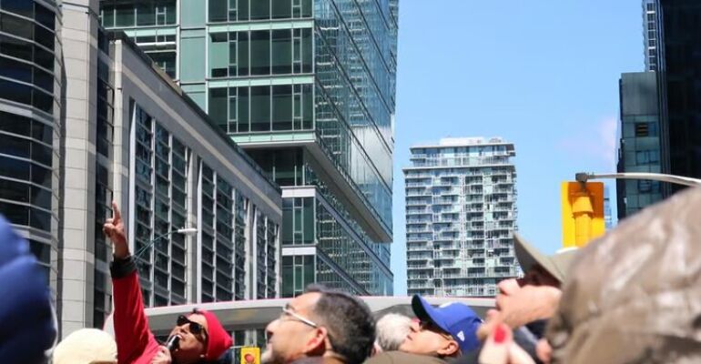 Toronto Hop-On Hop-Off Bus and Cruise