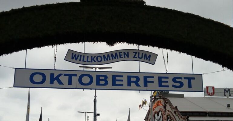 Munich Oktoberfest Guided Beer and Chicken Tour