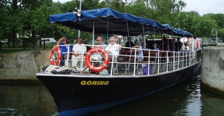 Oxford Scenic Boat Trip to Iffley Lock