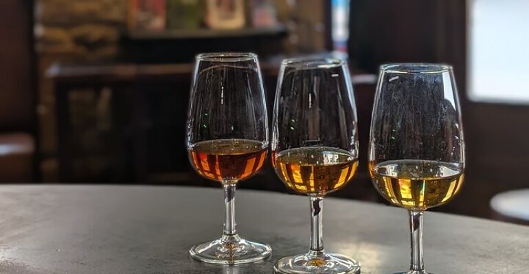 Glasgow Whisky Tasting and Walking Tour