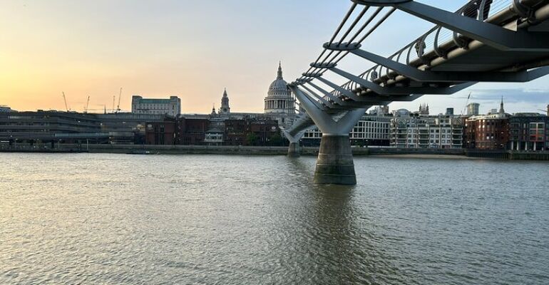 London Twilight Landmark and Story Tour