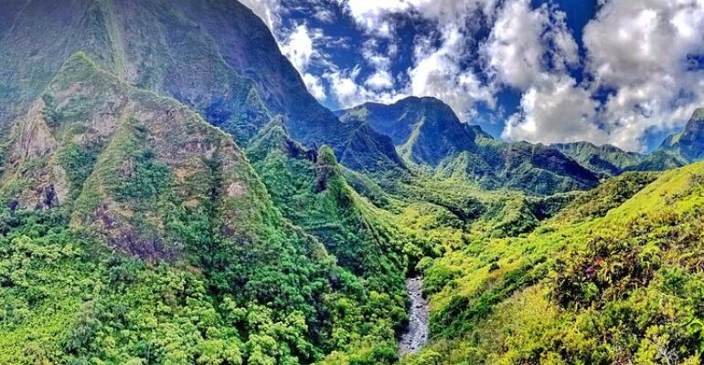 Maui ʻĪao Valley Scenic Hiking Adventure