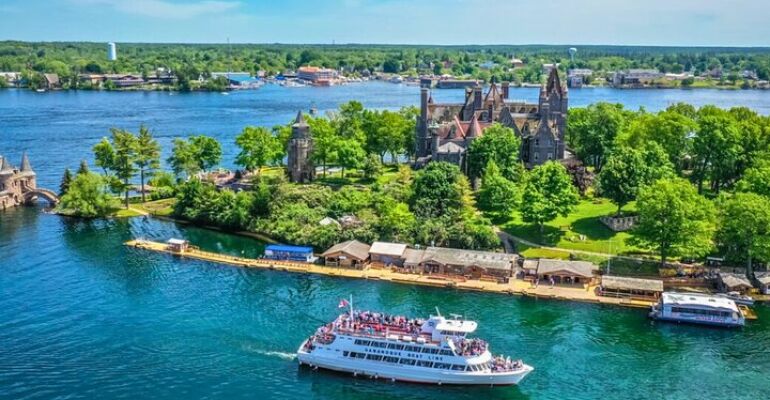 Toronto Private 1000 Islands Cruise Experience