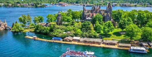 Private Tour to 1000 Islands from Toronto with Castle Boat Cruise
