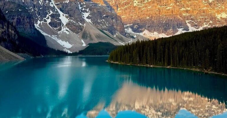 Banff Moraine Lake and Lake Louise Tour