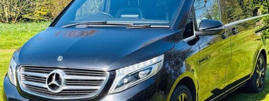 Northern Ireland Tour with Transfer by VIP Mercedes V-Class