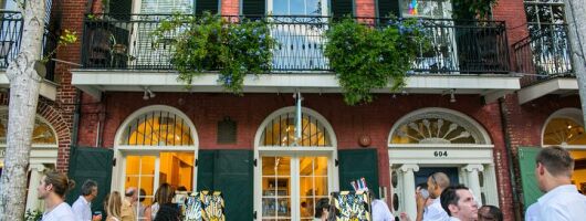 New Orleans Arts District Gallery Tour with Champagne 