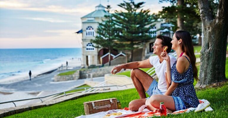 Perth Sunset Picnic and City Lights Tour