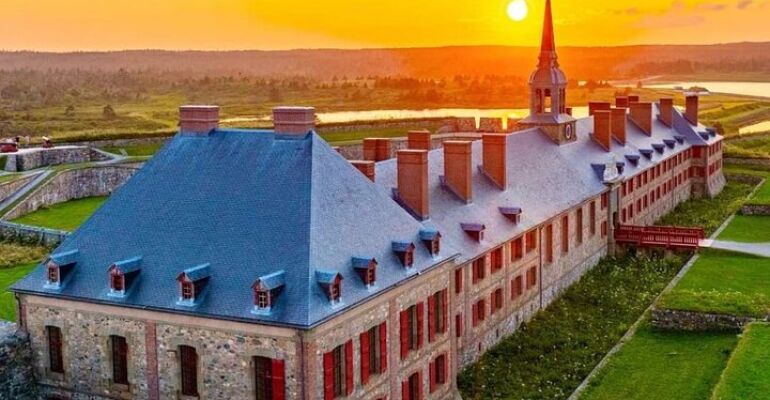 Louisbourg Historical Fortress and Activities Tour