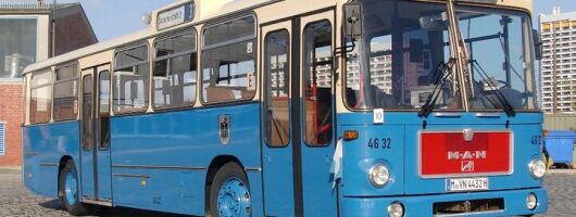 Munich Oldtimer Bus Sightseeing with Free Drinks