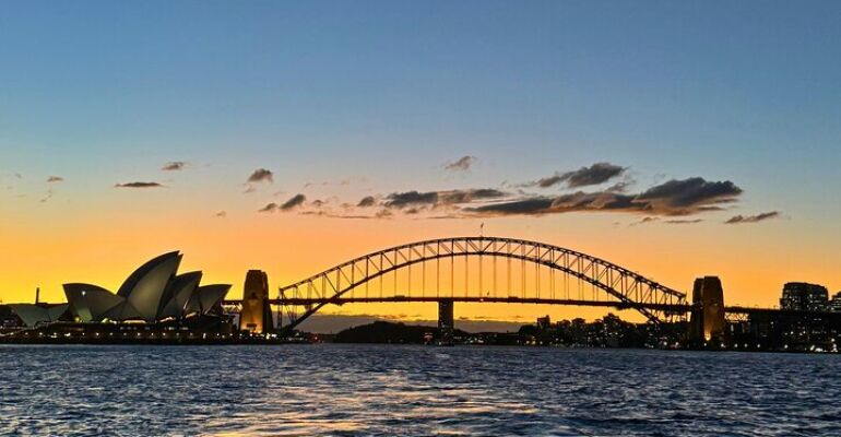 Sydney Evening Dinner Cruise with Views
