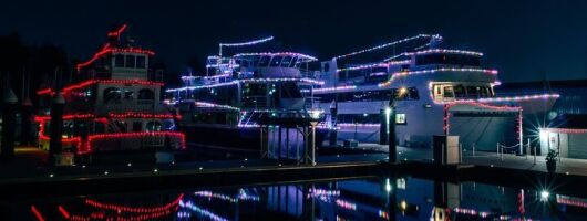 Holiday Festive Dinner and Dance Cruise Tour in Vancouver 