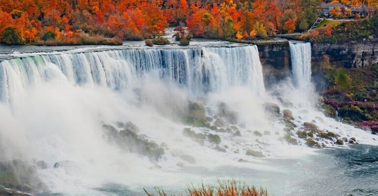 Niagara Falls Autumn Couples Adventure Tour