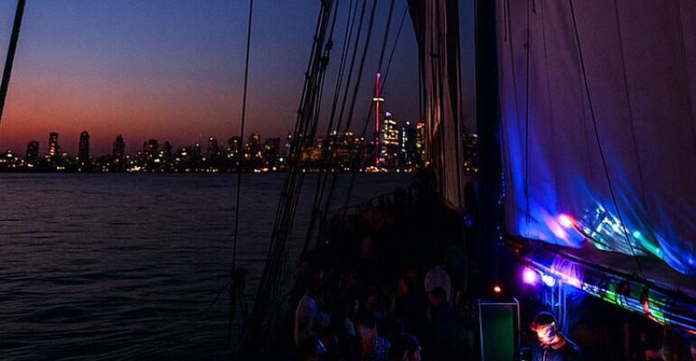 Toronto Floating Nightlife Party Cruise