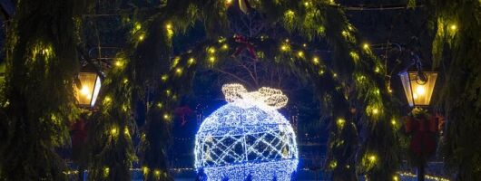 Christmas Lights Tour Butchart Gardens & City Tour in Victoria BC