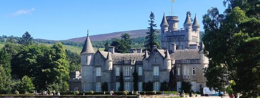 Aberdeen Private Tour: Balmoral Castle and Scenic Wonders