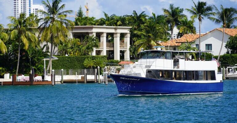 Miami Private Yacht Cruise Experience