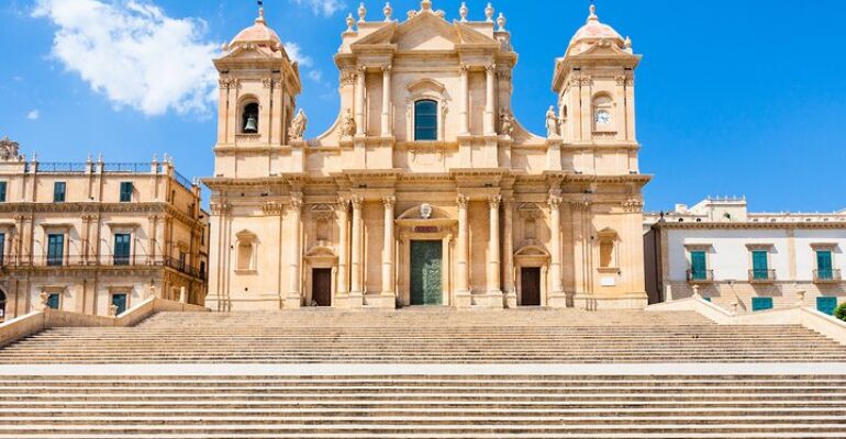 Noto Private Baroque and Nature Tour
