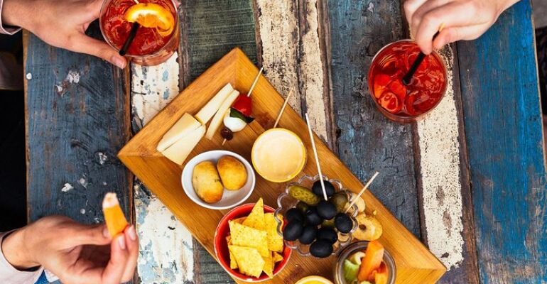 Milan Nightlife Drinks and Bites Tour