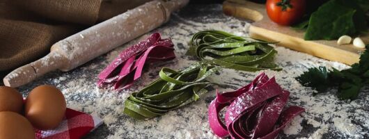 Colorful Pasta Tagliatelle and Ravioli Cooking Class near Arezzo