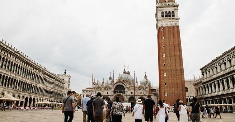 Venice Express Gondola and Landmark Tour