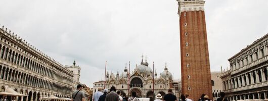 Venice Express Day Tour: Gondola & Doge's Palace