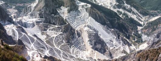 Carrara: Exclusive Marble Cave Tour Adventure in a 4x4