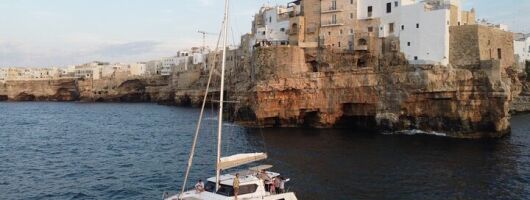 Guided Tour by Catamaran with Aperitif from Polignano a Mare