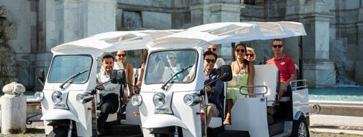 Private Electric Tuktuk Tour of Rome with Prosecco and Pickup
