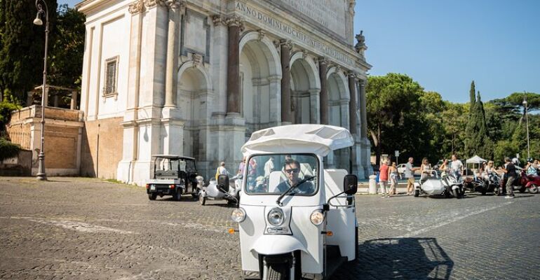 Rome VIP Tuktuk Tour of Iconic Landmarks